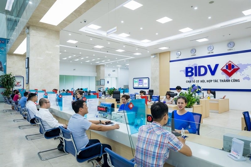 Đăng ký vay tại BIDV khách hàng sẽ được nhân viên hướng dẫn chi tiết 
