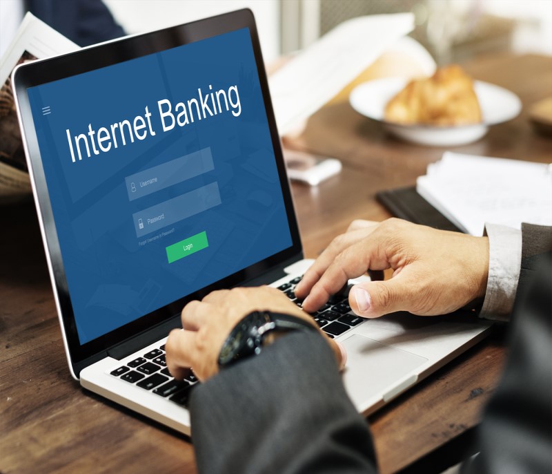 Bạn có thể rút tiền trực tuyến thông qua Internet Banking