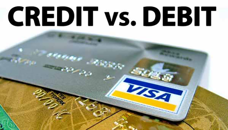 Thẻ tín dụng Credit Card khác gì với thẻ ghi nợ Debit Card